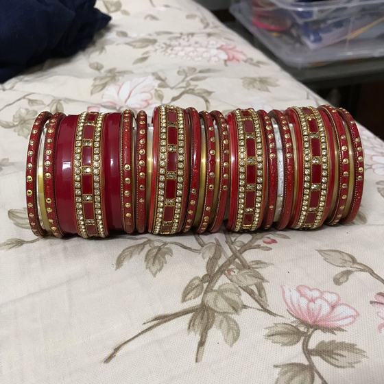 Bangles ki normal mobile photo